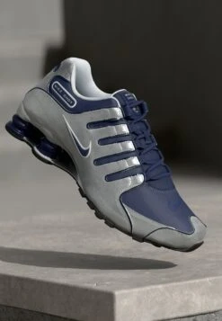 Nike Sportswear SHOX NZ - Trainers - Midnight Navy/black/metallic Silver-coloured