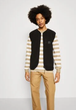 Rains Vest Unisex - Waistcoat - Black -Modern Classic Shoes Store b2b85e25a845426693052b960f72bb1e