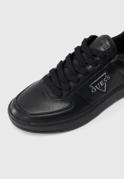 Guess VENKO - Trainers - Black -Modern Classic Shoes Store b98ca6fc8cb2449b9bb2f74b11708166