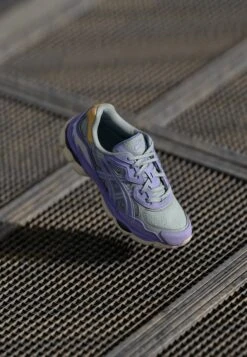ASICS SportStyle GEL NYC UNISEX - Trainers - Piedmont Grey/bluebell