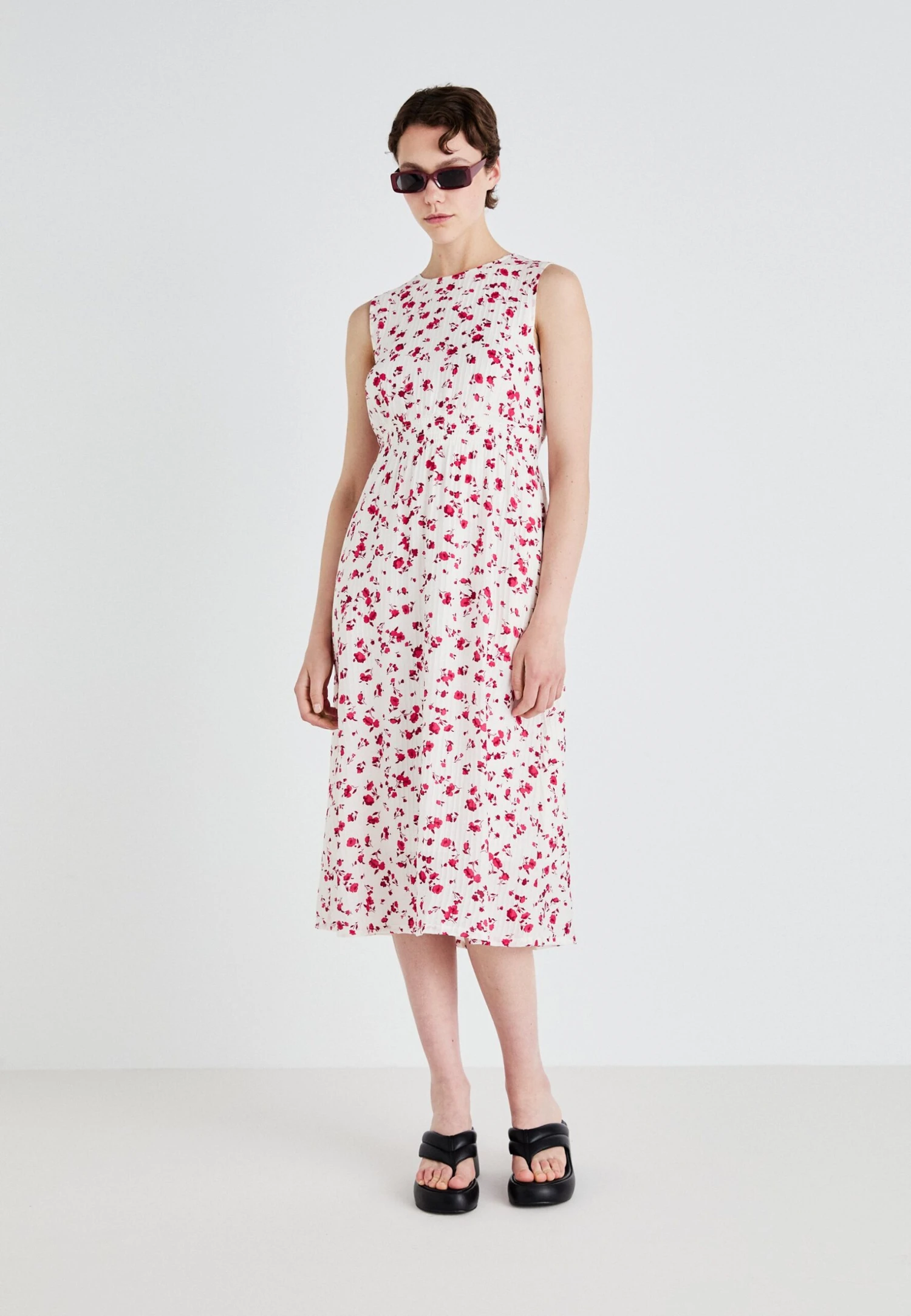 DRESS - Day Dress - Red 2 DRESS - Day Dress - Red - Image 2