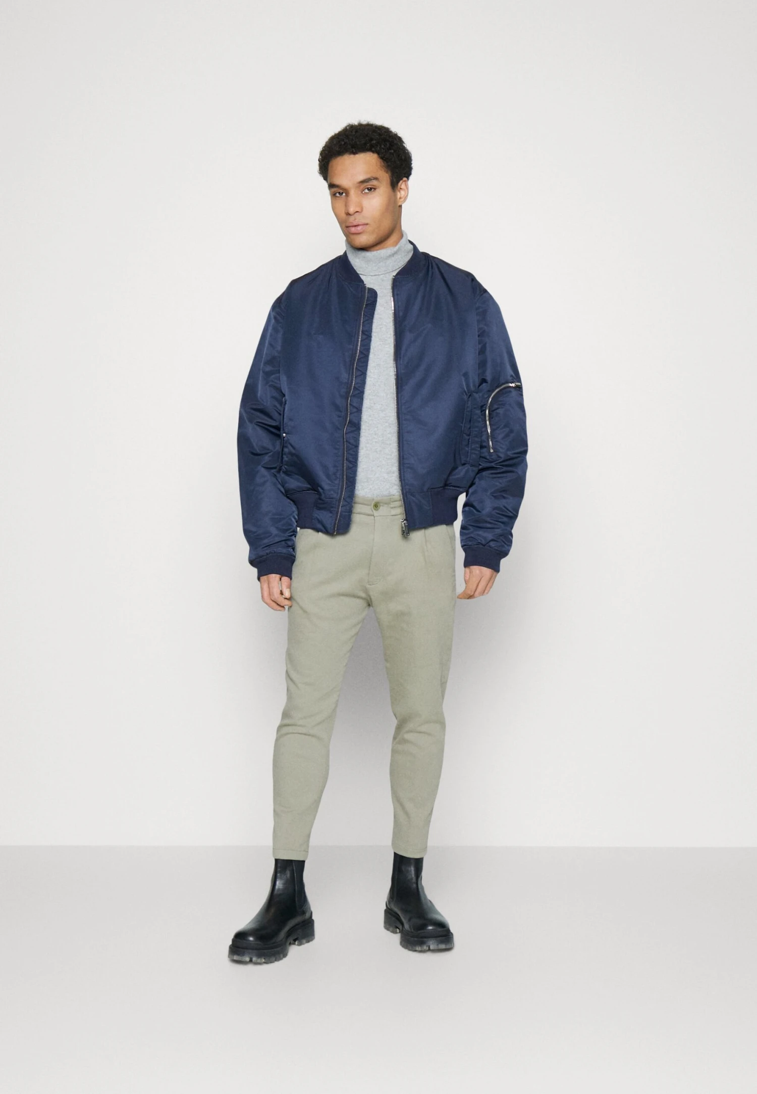 Holzweiler Jacket - Bomber Jacket - Navy 2 Holzweiler Jacket - Bomber Jacket - Navy - Image 2