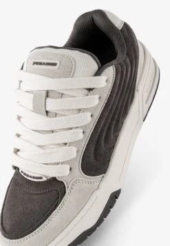 Pegador VENICE SKATE LOW UNISEX - Trainers - Cream/dust Brown -Modern Classic Shoes Store bf3164e5428747be81c6d9ae61aea725