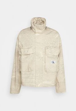 Calvin Klein Jeans Boxy Cropped Shacket - Summer Jacket - Beige -Modern Classic Shoes Store c2980d714d4046feb2d68cd7f173ef76