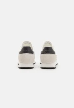 Calvin Klein Jeans Retro Runner - Trainers - Bright White 8 Calvin Klein Jeans Retro Runner - Trainers - Bright White -Modern Classic Shoes Store c463bb95c3f1423a82a3b35068ad7ddd