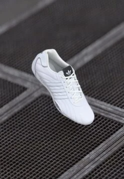 Adidas Originals ADIRACER LO UNISEX - Trainers - Footwear White/core Black