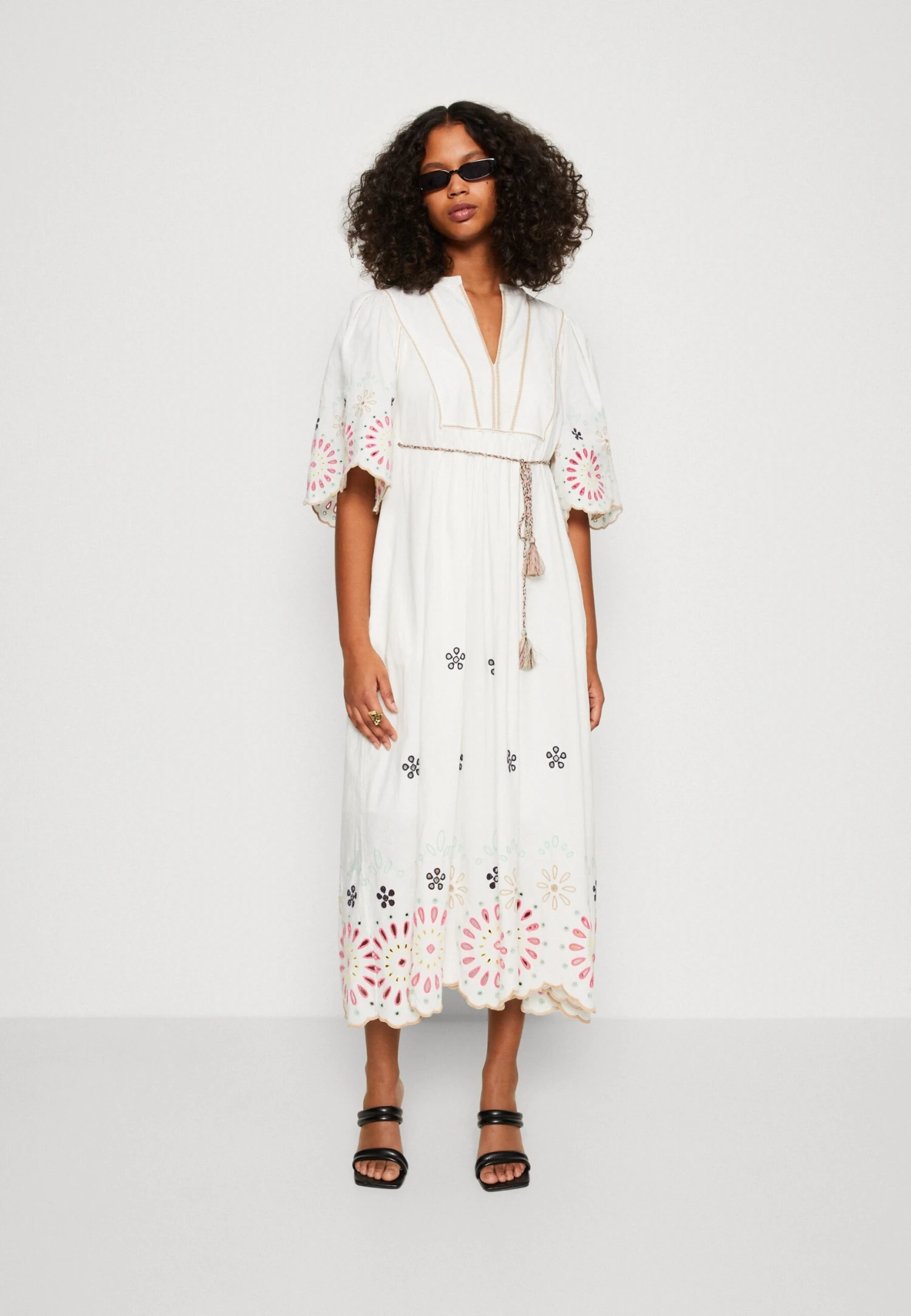 Scotch & Soda Broderie Dress - Day Dress - Vanilla White 2 Scotch & Soda Broderie Dress - Day Dress - Vanilla White - Image 2