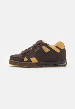 Globe Sabre - Skate Shoes - Dark Oak/Curry