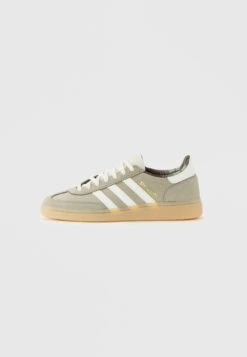 Adidas Originals HANDBALL SPEZIAL UNISEX - Trainers - Silver-coloured/off White/gum