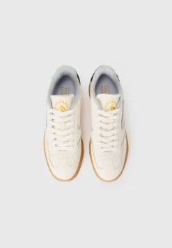 Scotch & Soda SLIM 8C - Trainers - White 9 Scotch & Soda SLIM 8C - Trainers - White -Modern Classic Shoes Store cbcc3b43ddb4415ba0e4972c305c165f