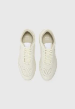 Boss TITANIS - Trainers - Open White 12 Boss TITANIS - Trainers - Open White -Modern Classic Shoes Store cf787e3ae3ee43f384b8339f129b6f7e