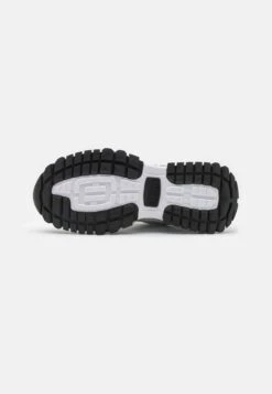 Fondo New Trail Trek- Trainers - White 10 Fondo New Trail Trek- Trainers - White -Modern Classic Shoes Store cfa501bbf47b49d1bdf9f9629a1628b8