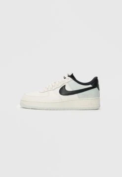 Nike Sportswear AIR FORCE 1 GTX - Trainers - Fauna Brown/bright Ceramic/sequoia/black -Modern Classic Shoes Store d0adb4271f2d4e35ab43491b04c07c03