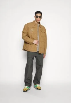 The North Face Stuffed Jacket - Light Jacket - Utility Brown -Modern Classic Shoes Store d45be132a10b468fb9a561cad0ac2010