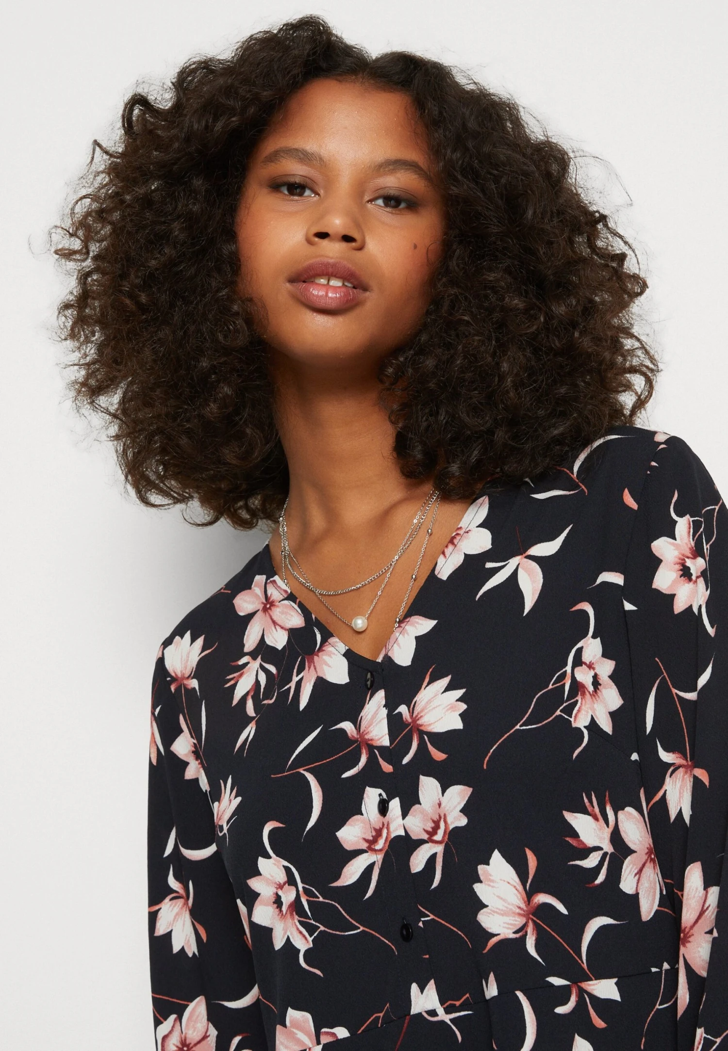 Pieces Pcliliana Long V Neck Dress - Shirt Dress 4 Pieces Pcliliana Long V Neck Dress - Shirt Dress - Image 4