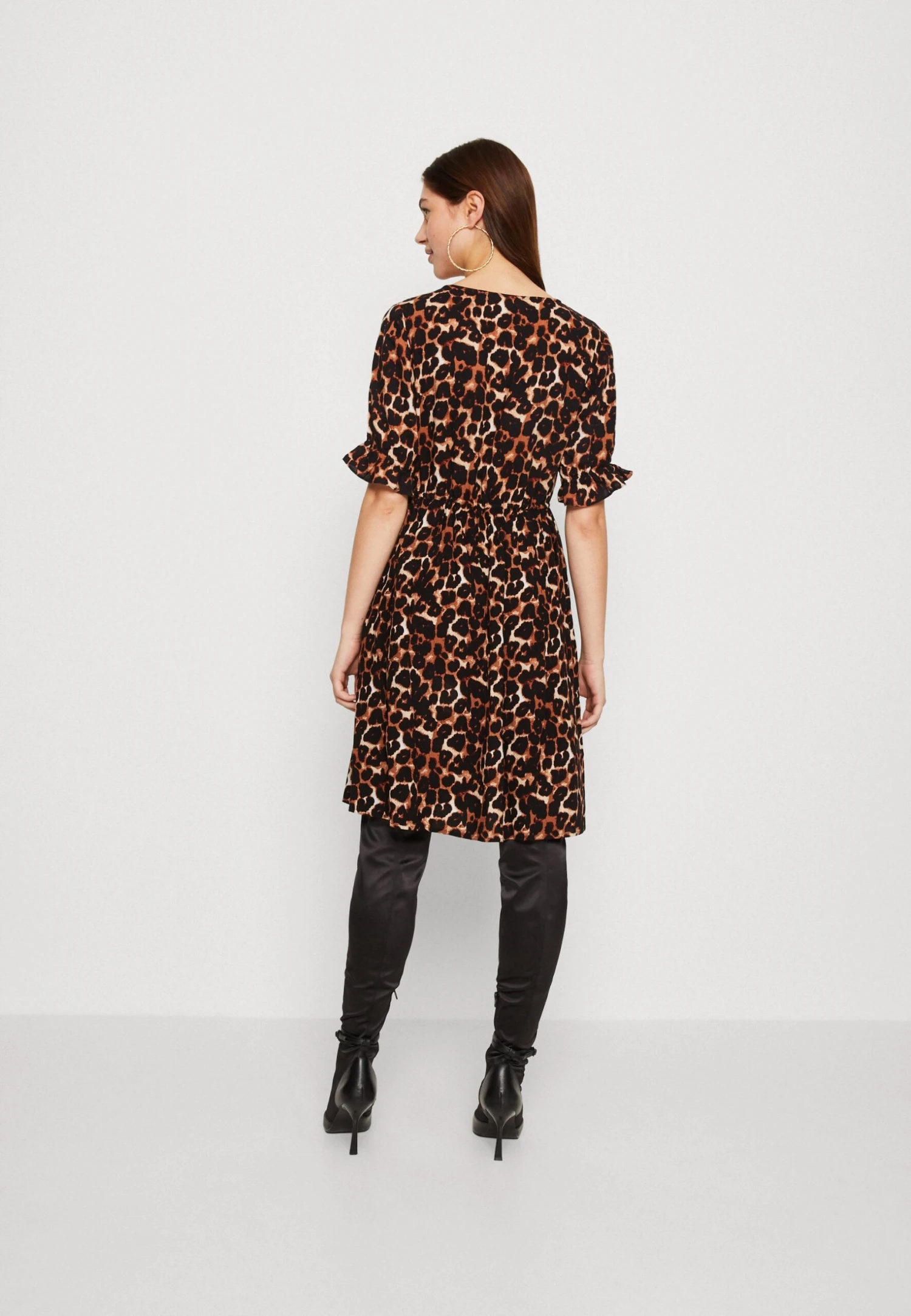 Pieces Pccarla Dress - Shirt Dress - Silver Mink 3 Pieces Pccarla Dress - Shirt Dress - Silver Mink - Image 3