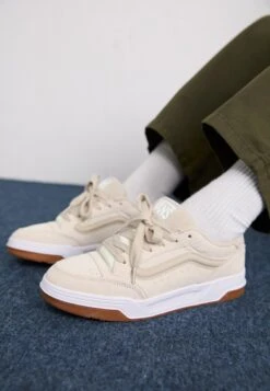 Vans HYLANE UNISEX - Trainers - Sepia Rose 18 Vans HYLANE UNISEX - Trainers - Sepia Rose -Modern Classic Shoes Store db444b85e1714a8c8e525248e36a9159