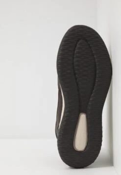 Skechers Delson - High-Top Trainers - Chocolate -Modern Classic Shoes Store db9dd966b26b44509f049e14bb3ea8bc