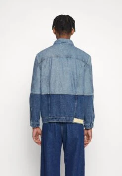 Washed Trucker - Denim Jacket - Blue 11 Washed Trucker - Denim Jacket - Blue -Modern Classic Shoes Store dc975d5217e748ddb9a1bcf3b0fa382a