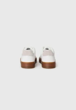 Calvin Klein Jeans CLASSIC CUPSOLE - Trainers - Bright White/chateau/gum 11 Calvin Klein Jeans CLASSIC CUPSOLE - Trainers - Bright White/chateau/gum -Modern Classic Shoes Store dda8d27ff08b423e98c4267cec8c712a