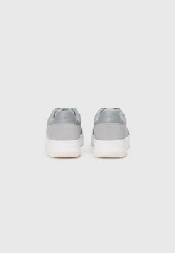 Lacoste ACE 225 - Trainers - Grey/white -Modern Classic Shoes Store dfbe131cee5a42b9aeb3710b1ee40070