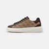 Guess ELBA CARRYOVER - Trainers - Beige/brown