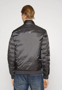 BELSTAFF Reversible Flash Circuit Jacket - Down Jacket - Granite Grey/Neon Pink -Modern Classic Shoes Store e3af5b1fd95b466e97108876a05454ea