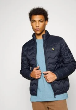 Lyle & Scott Crest Quilted Jacket - Light Jacket - Dark Navy -Modern Classic Shoes Store e3e9f7ba965a406f9d39f7bcdcb15583