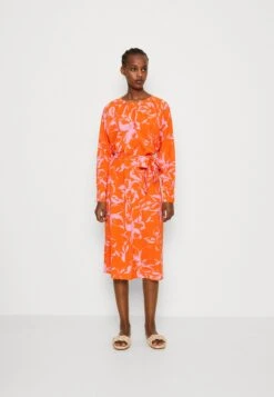 Vero Moda Vmpolliana Inge Calf Dress- Day Dress - Scarlet Ibis/Polliana