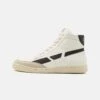 Modelo 89 Vegan - High-Top Trainers - Off-White/Black