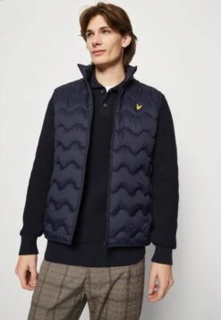 Lyle & Scott Crest Quilted Gilet - Waistcoat -Modern Classic Shoes Store e5e64c95a7d246c2ab8488bc7b0e4fb5
