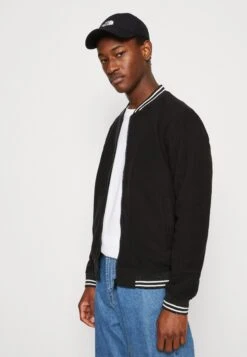 BRAVE SOUL Rojo - Summer Jacket - Black 9 BRAVE SOUL Rojo - Summer Jacket - Black -Modern Classic Shoes Store e7fe0d12a4b5447caed62fc8a990d6b0