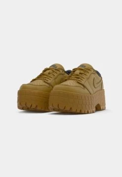 AIR JORDAN 1 BROOKLYN - Trainers - Golden Harvest/wheat/dark Brown/anthracite/vivid Sulfur/team Red -Modern Classic Shoes Store ea5e215122c141a6b0181ff5e593a711