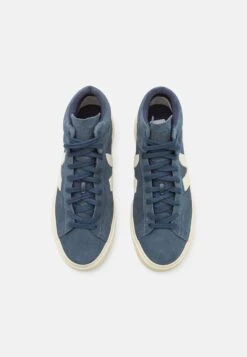 Veja Minotaur - High-Top Trainers - Nautico Pierre -Modern Classic Shoes Store eaa5bae2e0cd4fa390069a826465e555