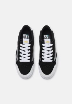 Vans CruzeUnisex - Trainers - Showcase Black/Multi -Modern Classic Shoes Store ecd8a3ef4b944b4b91800515ff1c4459