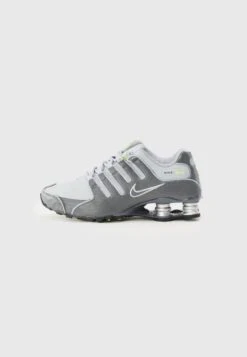 Nike Sportswear SHOX NZ - Trainers - Dark Grey/wolf Grey/volt Black/metallic Silver-coloured