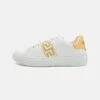 Versace GRECA EMBROIDERY UNISEX - Trainers - White/gold