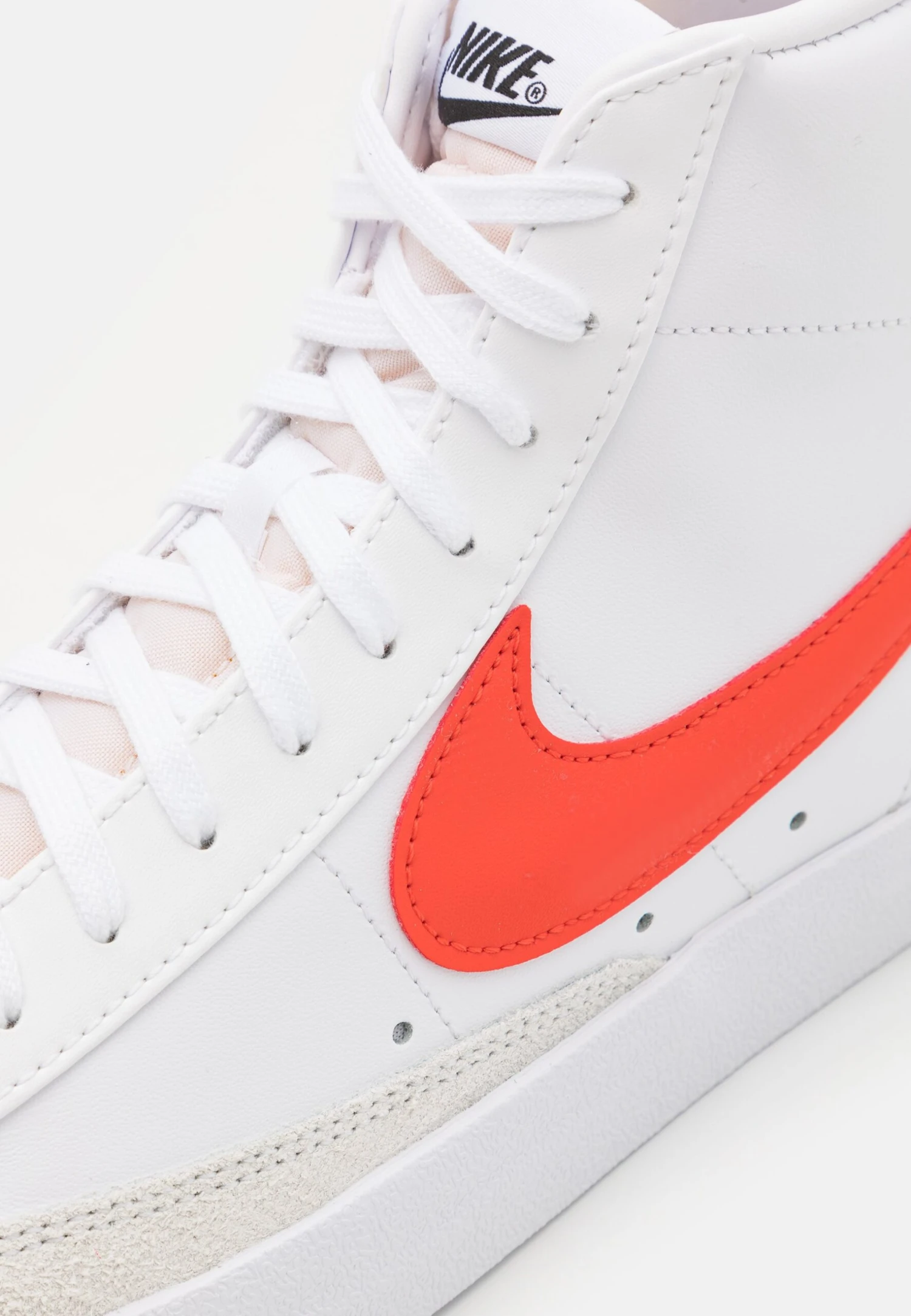 Nike Sportswear Blazer Mid '77 Vntg - High-Top Trainers - White/Picante Red/Coconut Milk/Black 6 Nike Sportswear Blazer Mid '77 Vntg - High-Top Trainers - White/Picante Red/Coconut Milk/Black - Image 6