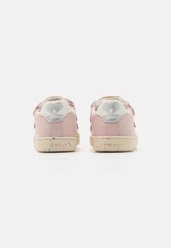 Geox Wwf Kathe Girl - Trainers - Light Rose -Modern Classic Shoes Store ef4d4cac6875493ba291e1e4c7246d73