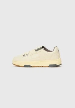 Hugo YARROW - Trainers - Open Beige