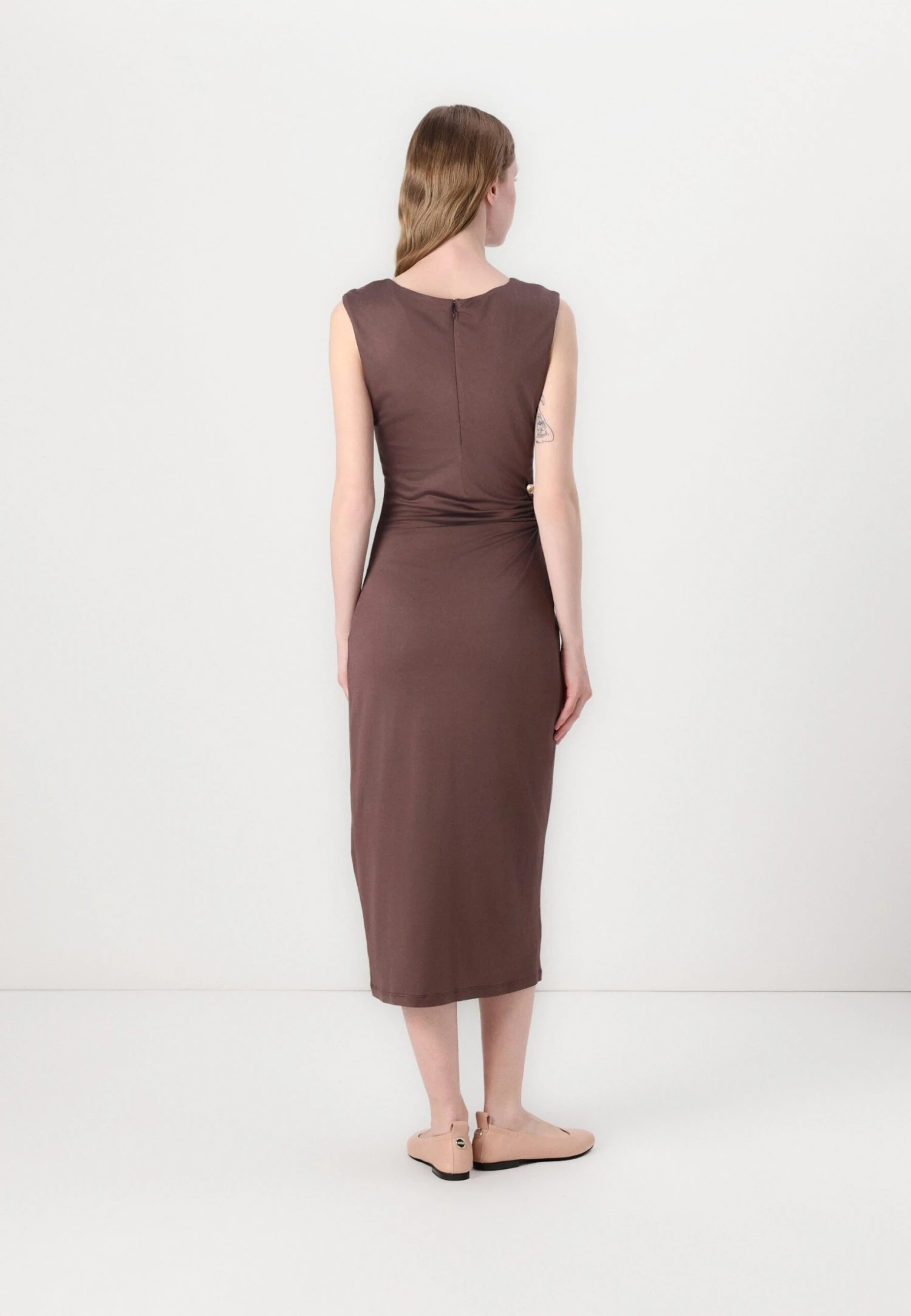 MARQUIS RUCHED CUT OUT MIDI DRESS - Jersey Dress - Chocolate 3 MARQUIS RUCHED CUT OUT MIDI DRESS - Jersey Dress - Chocolate - Image 3