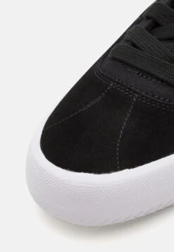 Globe MELBEK - Trainers - Black/white -Modern Classic Shoes Store f12295c25e05424b8e6f91c32299a5c1