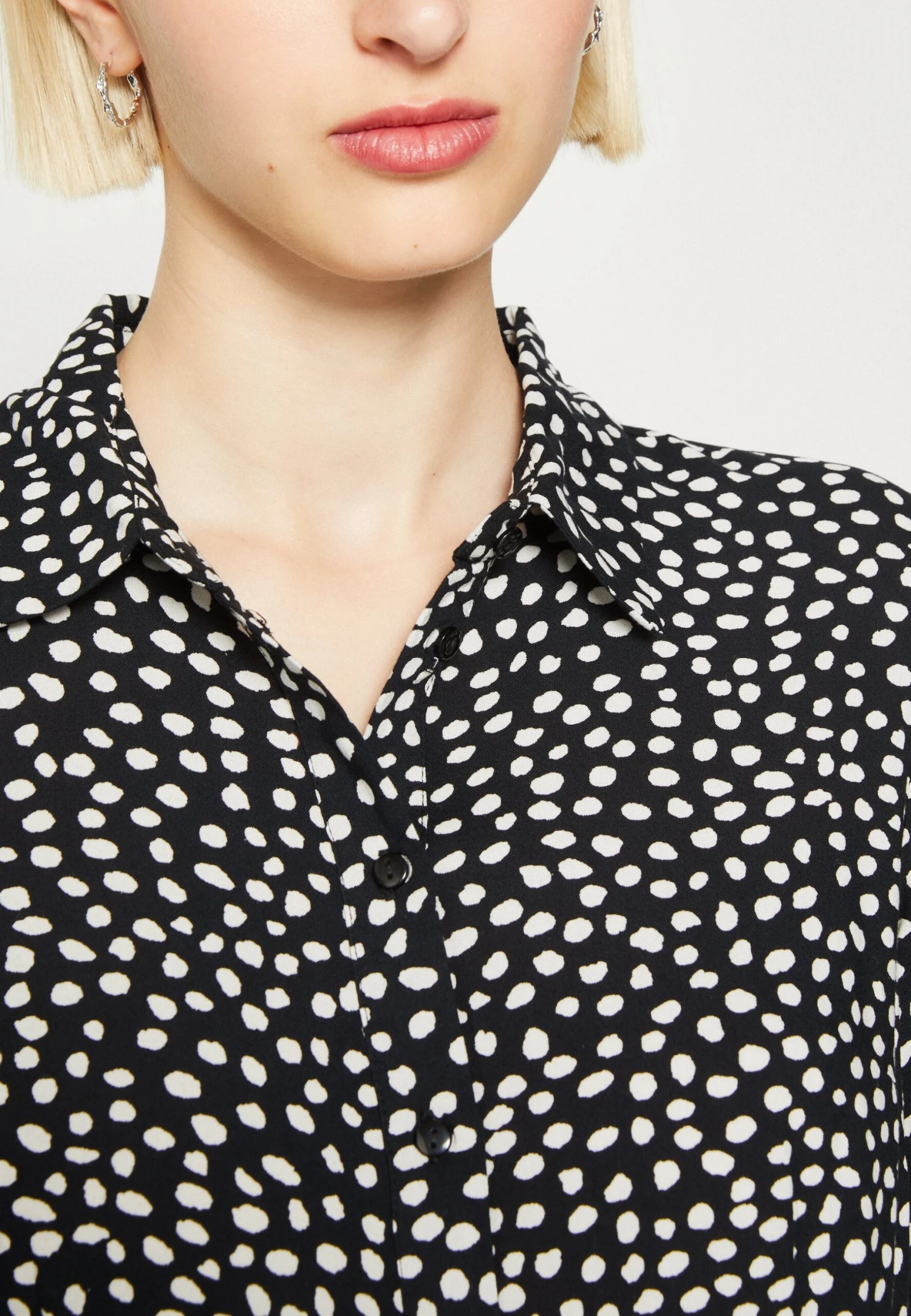 Pieces Pcnova Midi Dress - Shirt Dress - Black/Cloud Dancer 6 Pieces Pcnova Midi Dress - Shirt Dress - Black/Cloud Dancer - Image 6