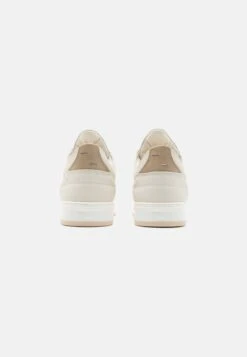 Filling Pieces TECH CRUMBS - Trainers - Off White 12 Filling Pieces TECH CRUMBS - Trainers - Off White -Modern Classic Shoes Store f505b64ccc394341b737b0b0b976a618