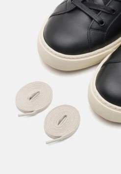 PAUL SMITH MENS SHOE HANSEN - Trainers - Black -Modern Classic Shoes Store f5b8244196ae47afb2d2dc9f47476d4a