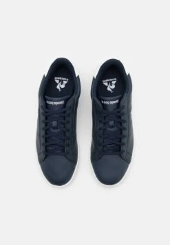 Le Coq Sportif Courtset Unisex - Trainers - Dress Blue/Optical White -Modern Classic Shoes Store f6ad9c4931854069ac15ebb78b0d9bb6