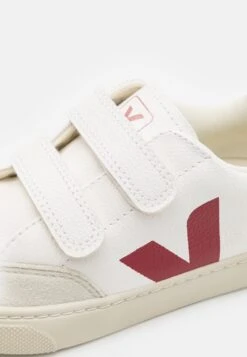 Veja Small V 12 Unisex- Trainers - Extra-White/Nacre -Modern Classic Shoes Store f7572d9afb78427186375a5ffdaa8006