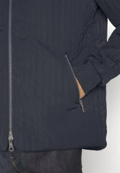 Lyle & Scott Quilted Liner Jacket - Light Jacket - Dark Navy -Modern Classic Shoes Store f8cd623db36240f0afc64735535c3426