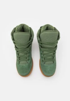 Ewing Fall Pack - High-Top Trainers - Oliv -Modern Classic Shoes Store f9c955e9eacb4c05891f598b0da23a2f