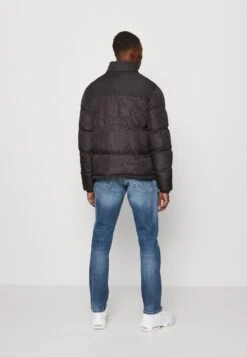 Contrast Wave Jacket - Winter Jacket - Black -Modern Classic Shoes Store fcd60dd4ccbf44b58b62a8c95ce210aa